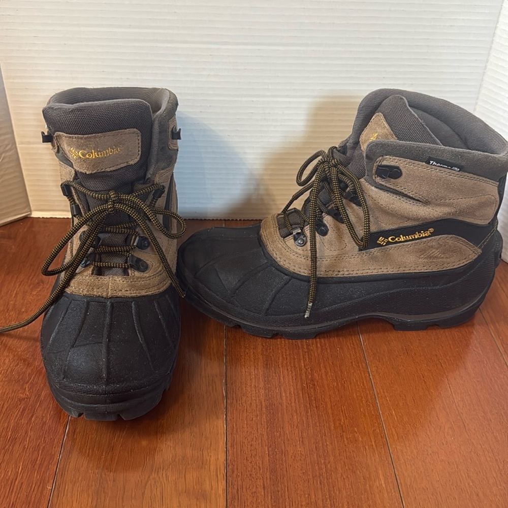 Men’s Columbia Cascadian Boots brown suede duck winter boots sz 10 thermolite
